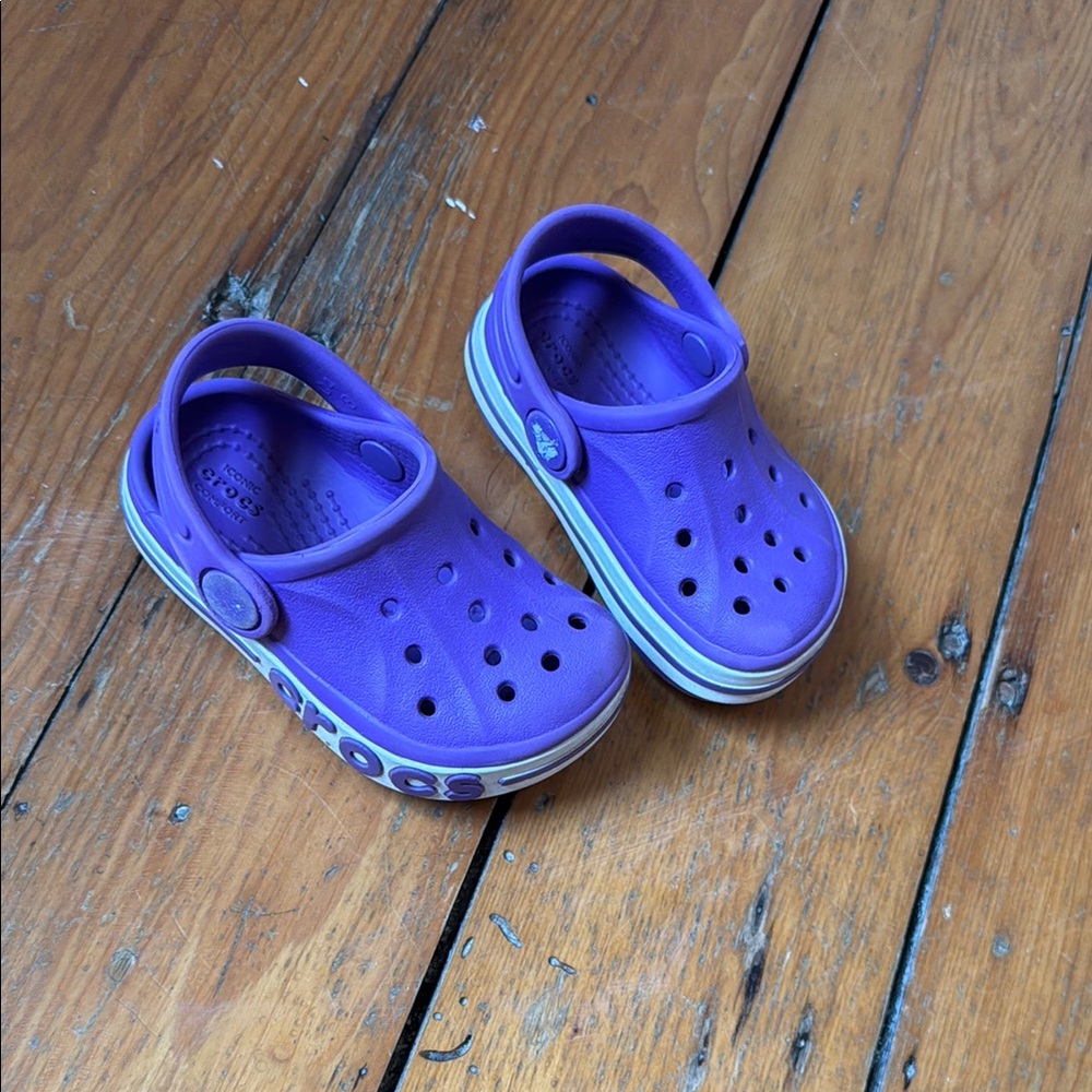 CROCS | Toddler size 4 |